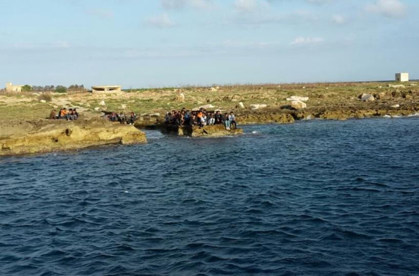 Gallipoli, 55 pakistani sbarcati sull'Isola di S.Andrea