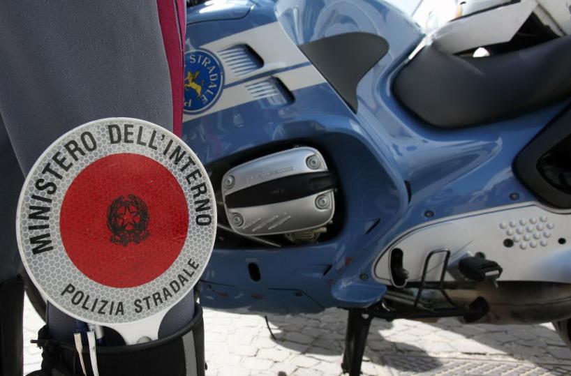 Cerignola, scoperto deposito con autocarro rubato e pezzi di carrozzeria: un arresto