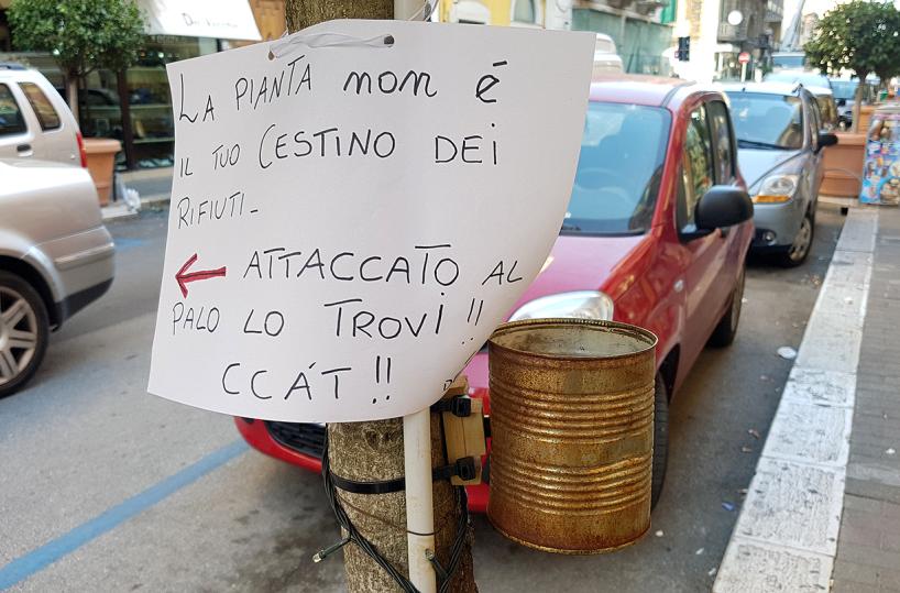 Cestino portarifiuti contro i maleducati con richiamo in salsa barese