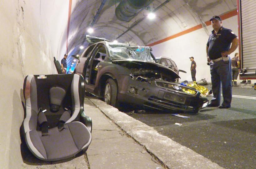Tragedia a Mattinata: incidente in galleria, muoiono padre e figlia di 7 mesi 
