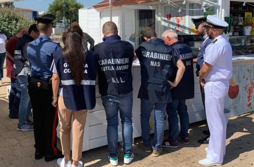 Bari, blitz sul litorale sud: denunciato un esercente e sospese due attività