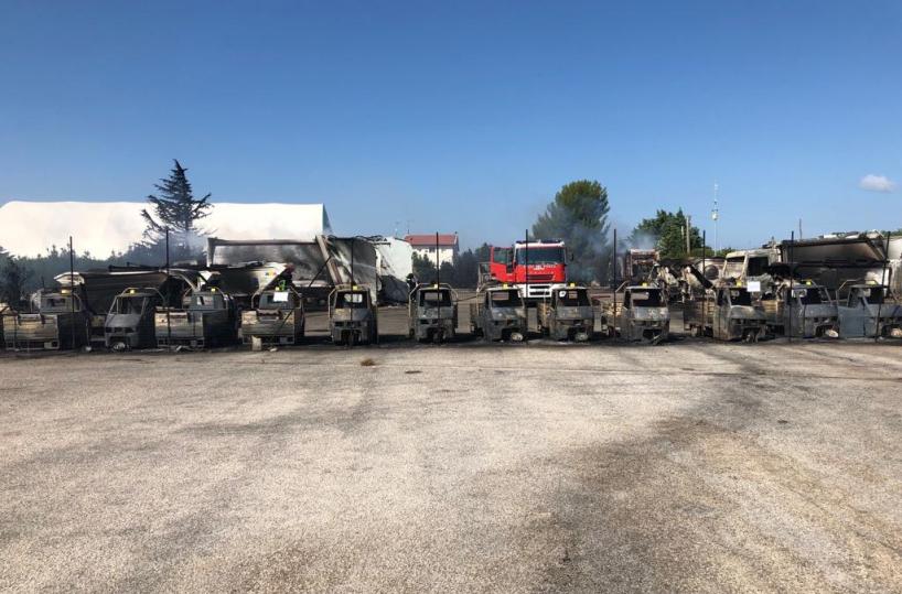 vigile del fuoco, incendio auto