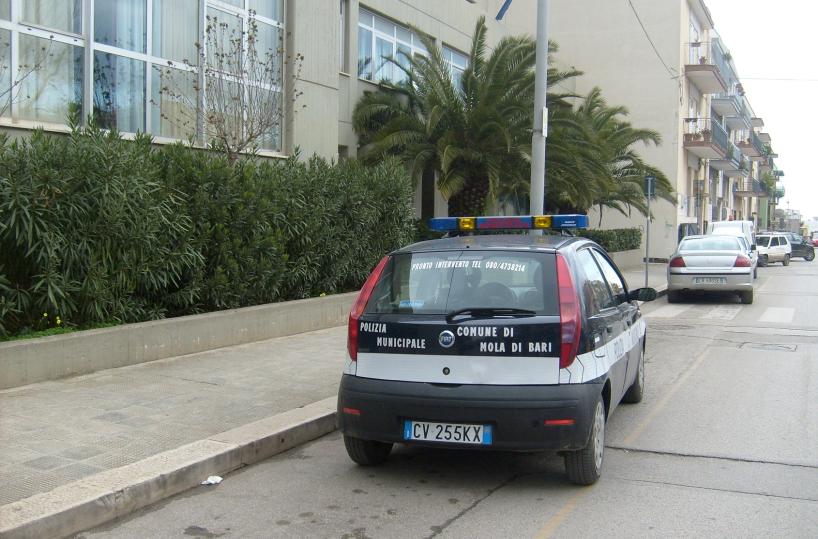 Mola, arriva l’autovelox «invisibile»: montato su auto in movimento