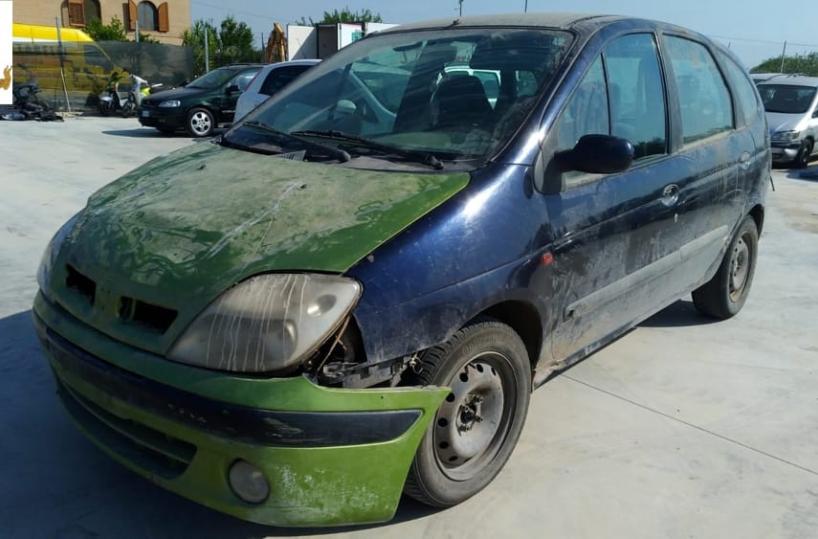 Caporalato nel Foggiano: intercettati due pullmini per il trasporto migranti