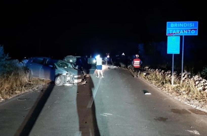 Oria, schianto sulla via per Manduria: un morto e 8 feriti