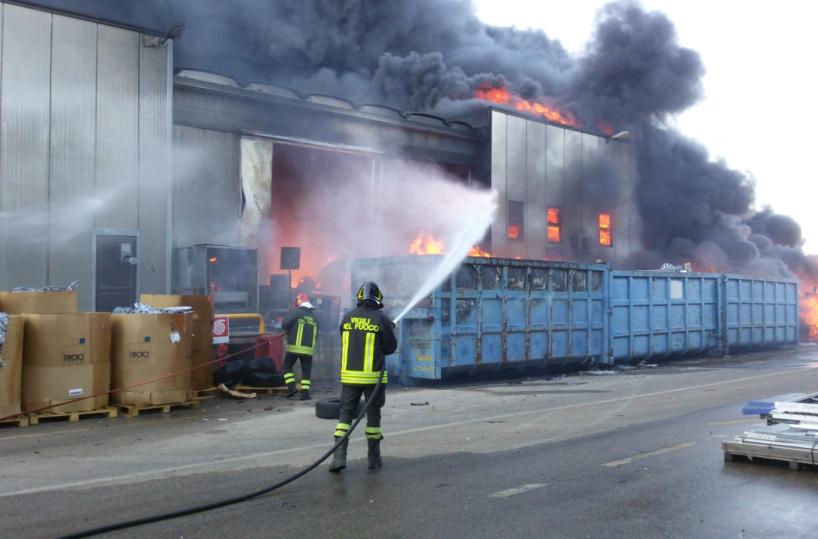 Volevano bruciare le erbacce: incenerita un’azienda lucana