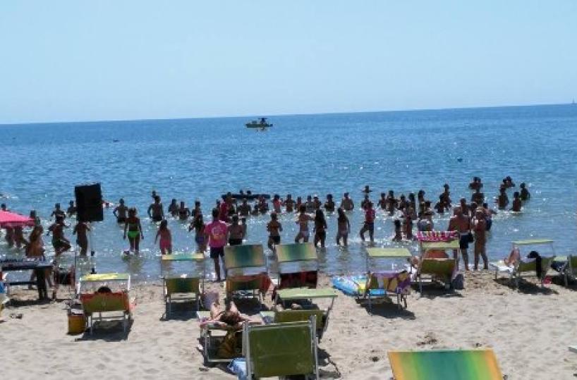 Metaponto, donna annega mentre fa il bagno: forse un malore