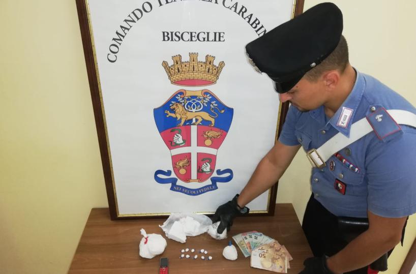 A 18 anni spacciano cocaina a Bisceglie: arrestati due fidanzati