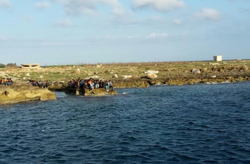 Gallipoli, 62 migranti pakistani sbarcano nella notte: scafisti fuggono, presi