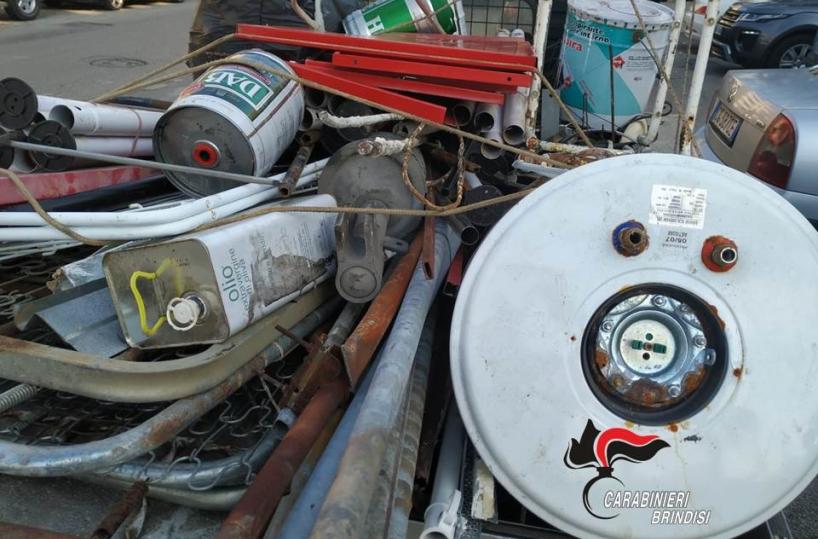 San Michele Salentino, rifiuti speciali in auto: confiscato il mezzo