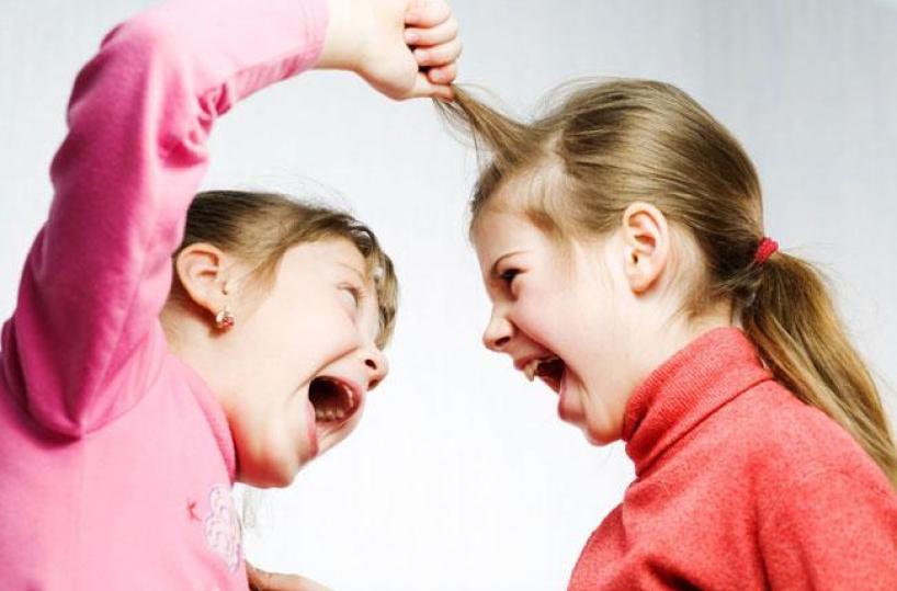 San Vito dei Normanni, l'amica la insulta: bimba di 9 anni chiede aiuto ai cc