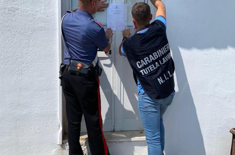 Ginosa, 2 pastori e un bracciante sfruttati per 15 ore al giorno: un arresto