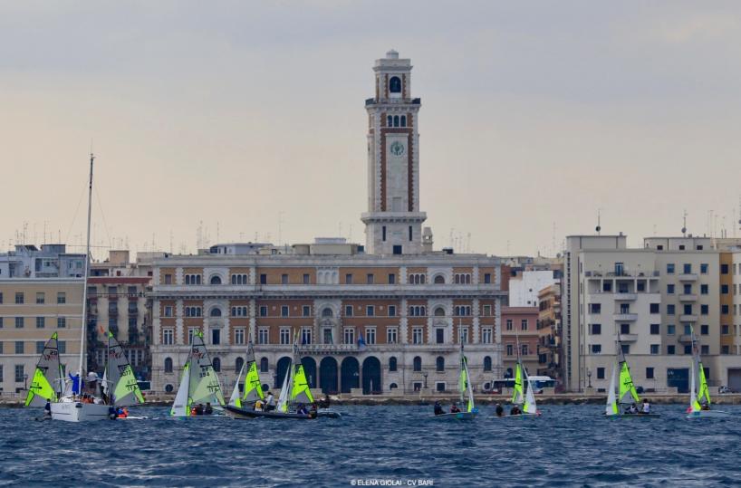 Ingressi contingentati, mascherine e distanza: riapre oggi il Circolo della Vela Bari
