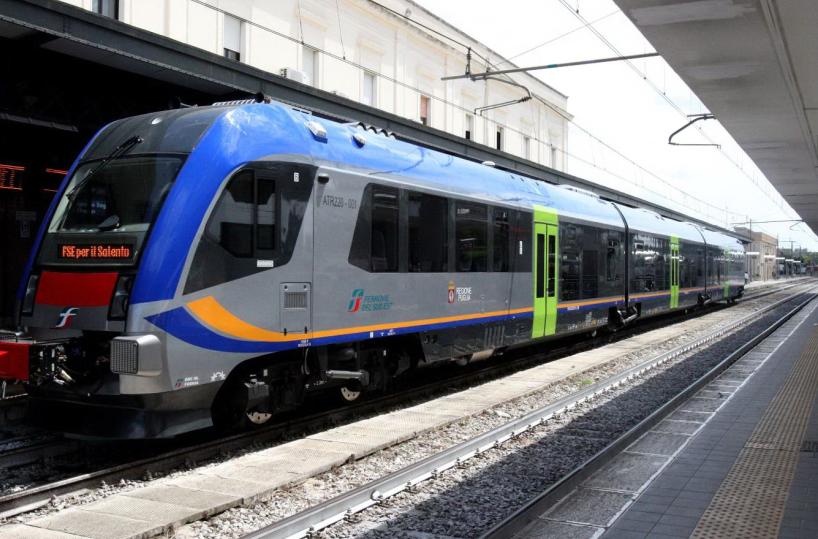 Puglia, treni a 50 all'ora: i soldi per i lavori usati per altro, indagini