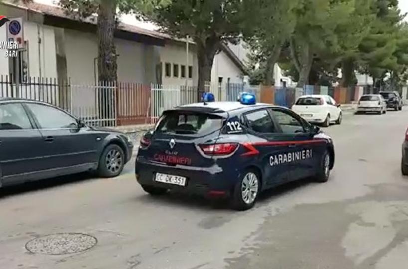 Acquaviva, in 3 tentano di rubare un'auto: arrestato 40enne bitontino, fuggitivi ricercati