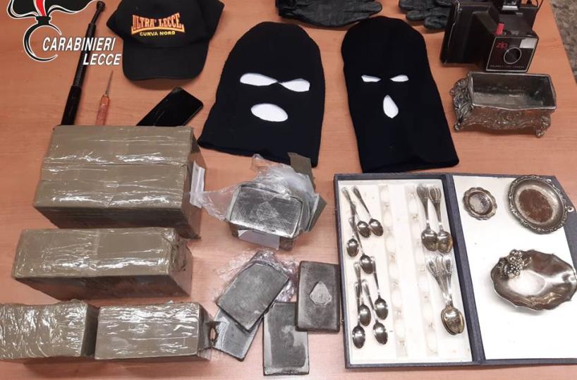 Lecce, in giro con 9kg di hashish, passamontagna e bastone: arrestato 26enne