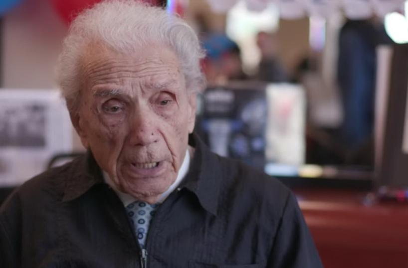 New York, a 108 anni si spegne il barbiere più vecchio del mondo, originario del Potentino