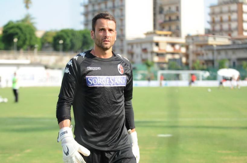 Bari, il portiere Frattali rinnova fino al 2023