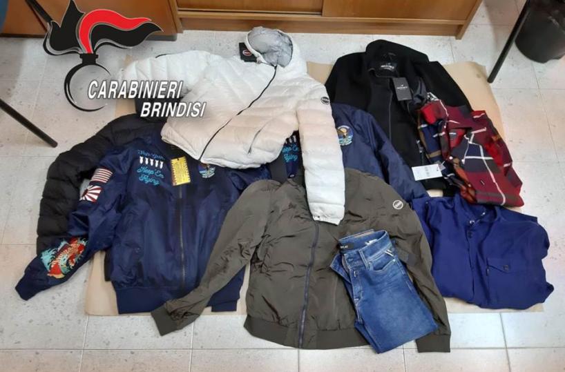 Brindisi, carabinieri recuperano merce rubata in un negozio: denunciato 35enne