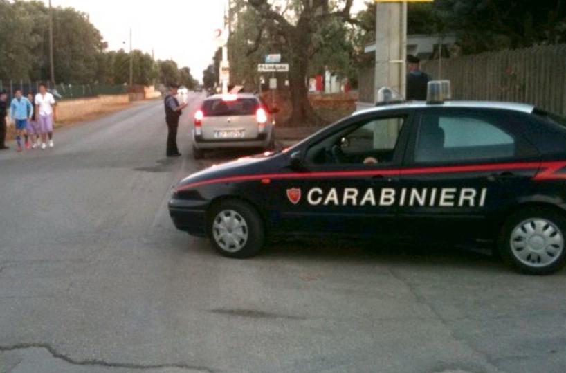 Ubriaco investe ciclista senegalese nel Brindisino e scappa, poi torna indietro: denunciato