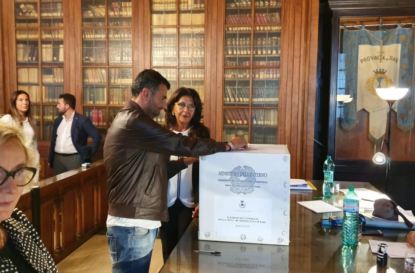 Bari, centrosinistra fa il pieno al nuovo Consiglio metropolitano: 13 seggi su 18