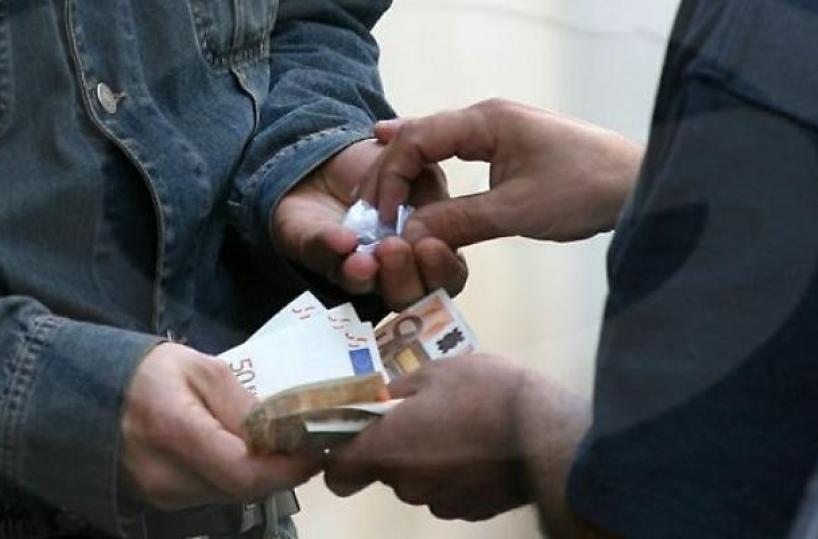 Giro di droga nella «Bari bene» da 60mila euro al mese: a giudizio 9 pusher