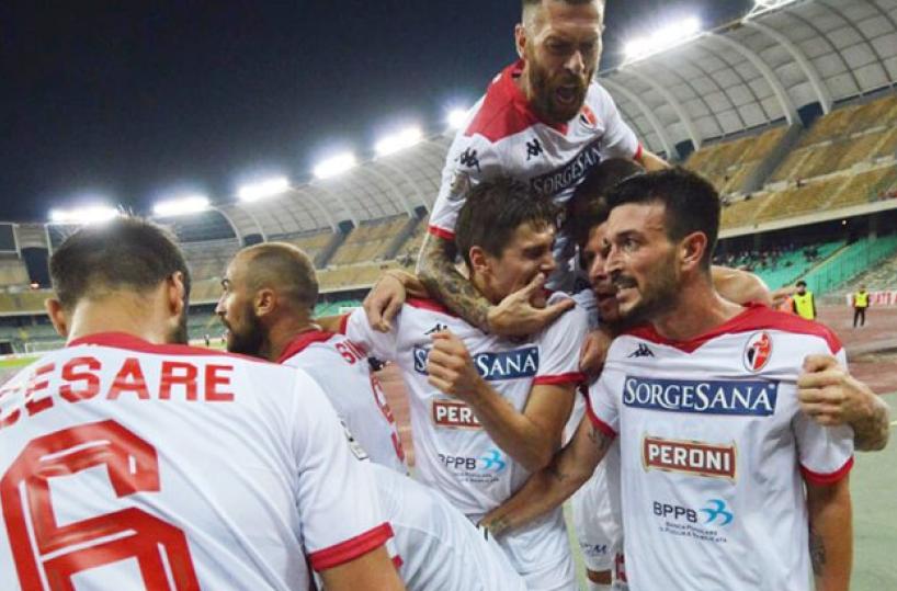 Bari asfalta la Ternana al San Nicola: eurogol di Hamlili