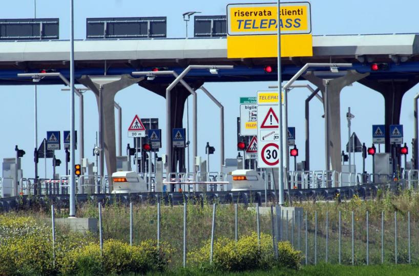 Commando assalta camion di sigarette sulla A14 nel Nordbarese: autista rilasciato illeso