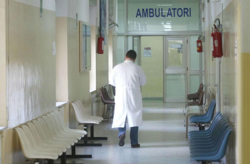 Bari, emergenza medici di base: sono pochi e presi d’assalto