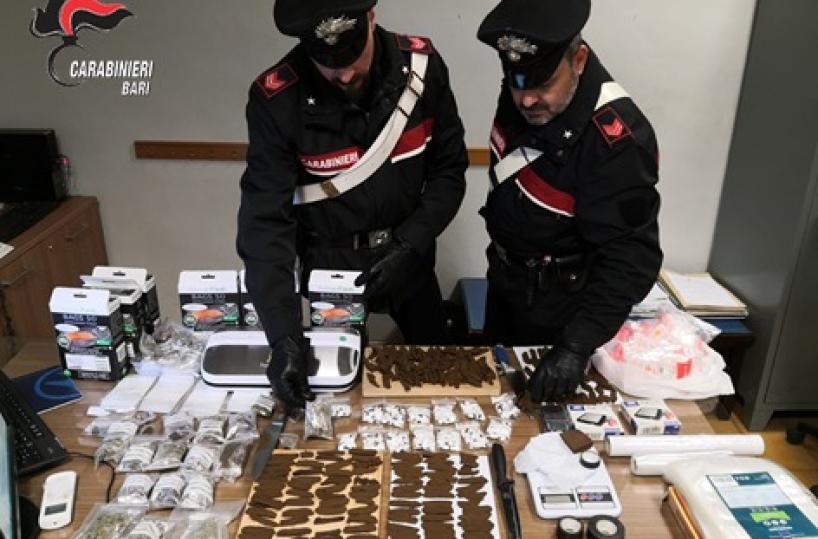 Bari, blitz dei cc a Japigia: arrestate 7 persone per droga