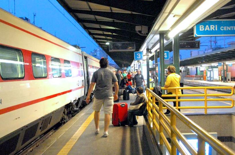 Bari-Napoli, il treno diretto torna dopo 20 anni: due collegamenti al giorno