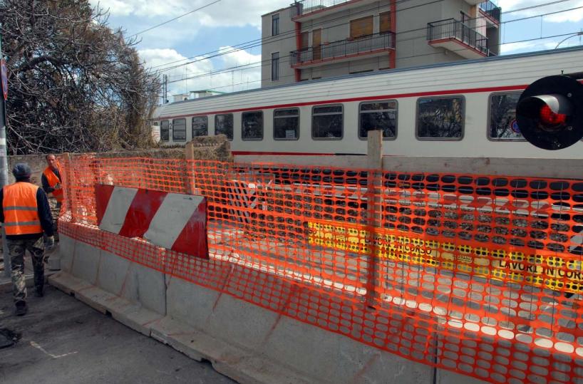 Bari, via i primi tre passaggi a livello ma Palese vuole spostare i binari