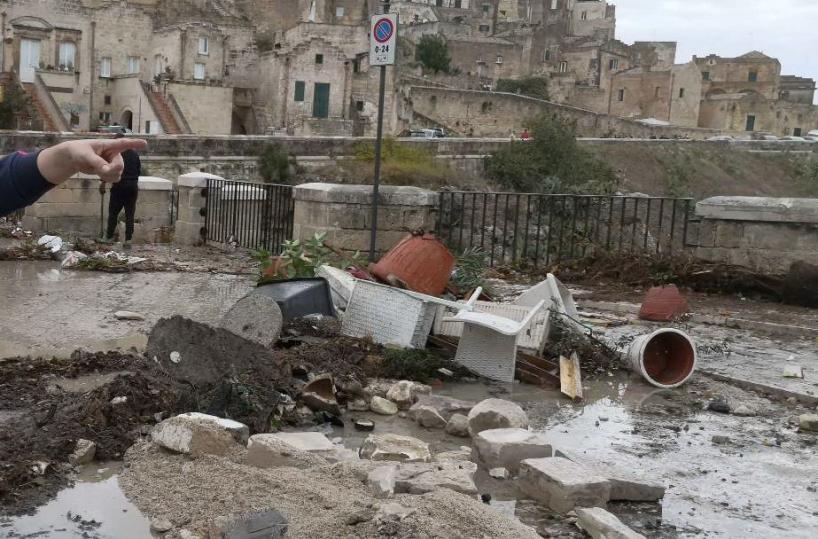 Maltempo Matera, danni per 8mln, Comune: «Riconoscere stato d'emergenza»