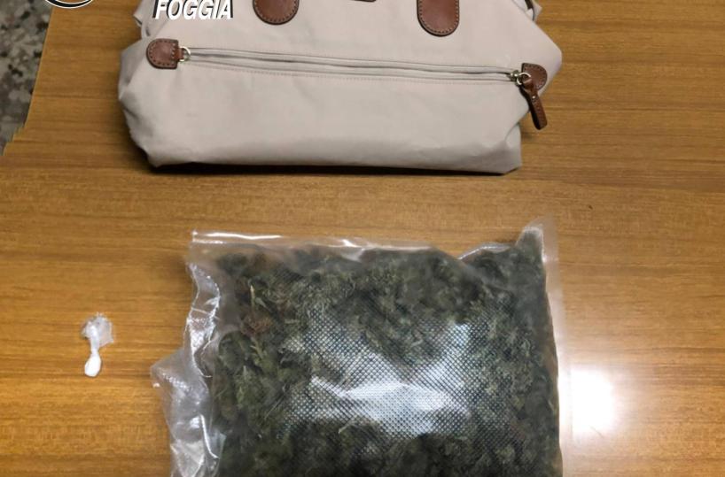 San Nicandro Garganico, tentano di sfuggire ai cc: arrestati 2 studenti con marijuana e cocaina