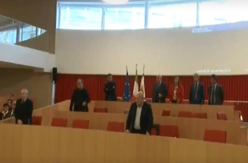 Puglia, dai Consorzi di bonifica alle tv locali ai pescatori: via alla manovra da 23 milioniLe opposizioni: soldi a pioggia 