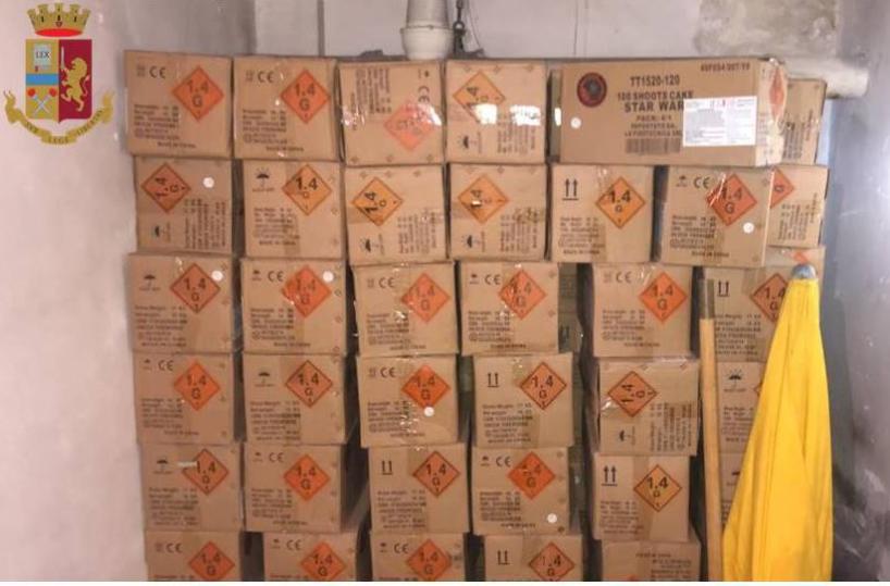 Taranto, nascondeva una tonnellata e mezza di fuochi d’artificio: arrestato