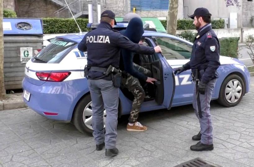 Mafia nigeriana, da Bari decine di arresti in Italia: rapine, estorsioni, prostituzione