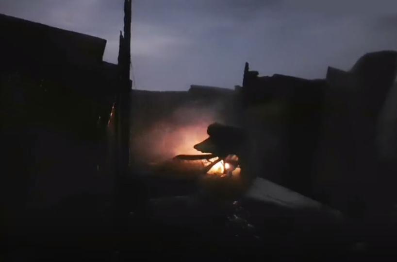 Rignano, paura nel ghetto: misterioso incendio distrugge una decina di baracche