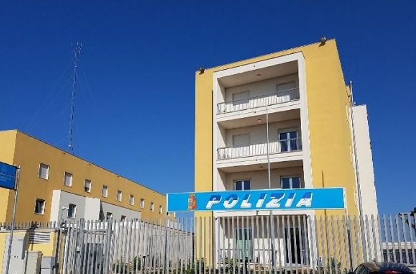 Gallipoli, scoperta fabbrica abusiva fuochi d'artificio: arrestati padre e figlio