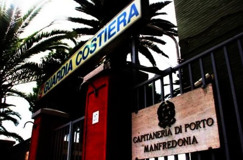 Manfredonia, barche «in regola», ma senza controlli: arrestati 4 militari Capitaneria