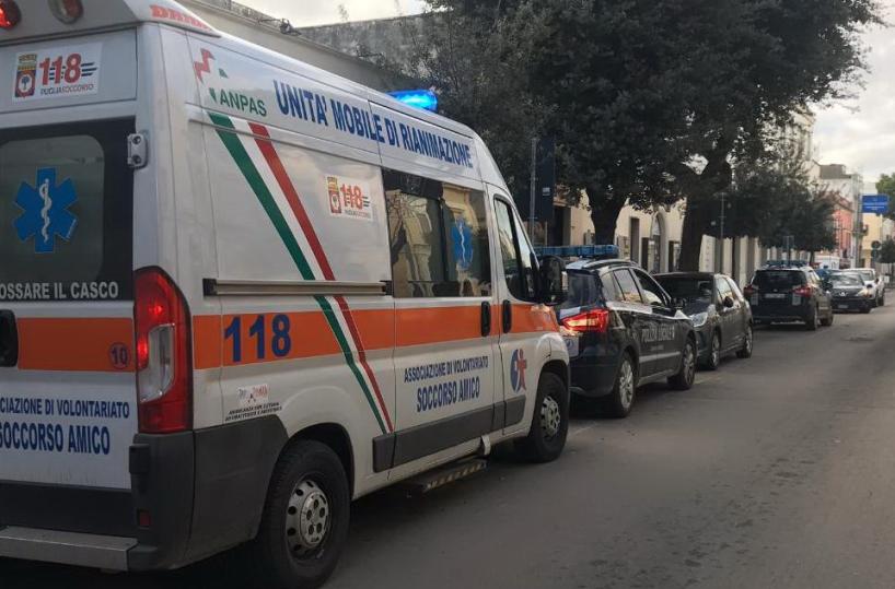 Nardò, dorme in strada per 2 notti aspettando l'amore conosciuto online: badante raggirata