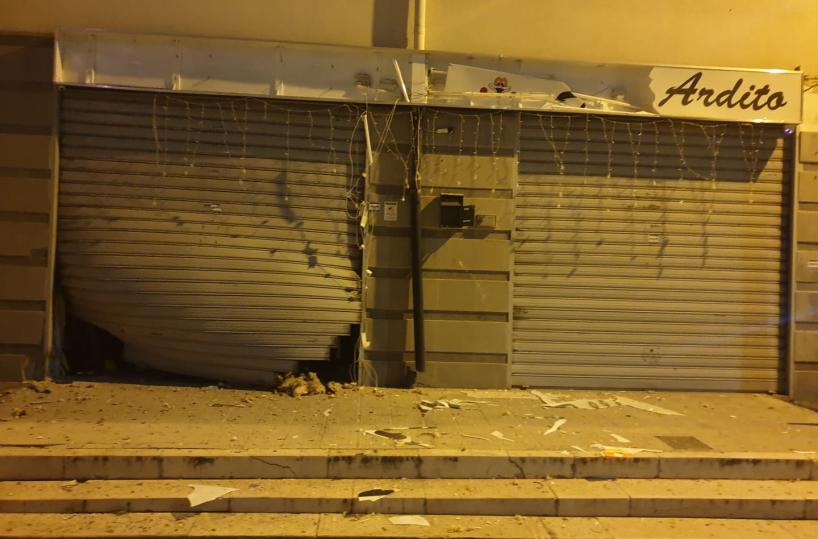 Canosa, bomba al supermercato: prefetto convoca coordinamento forze polizia
