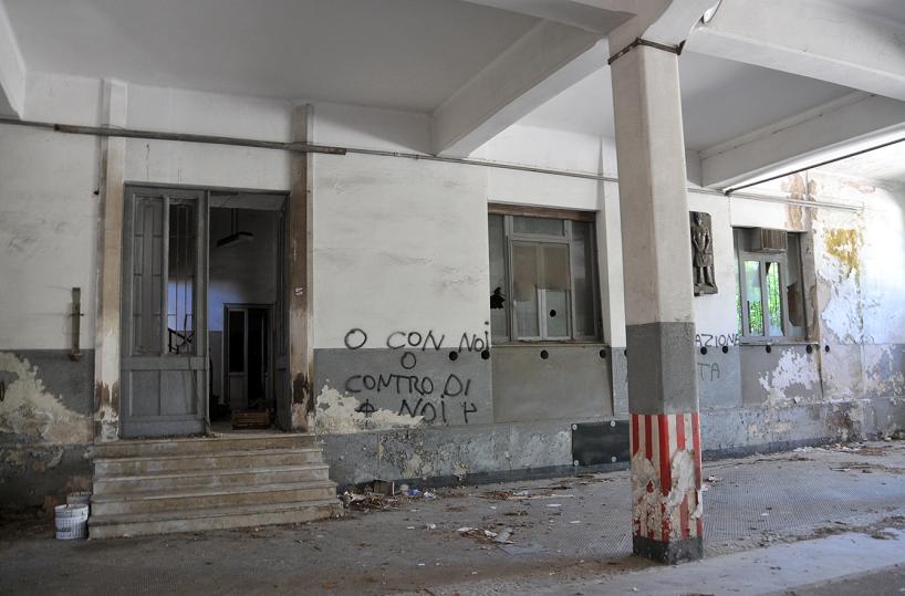 Bari, scheletro ragazza in ex fabbrica: arrestato ex compagno dopo 7 anni
