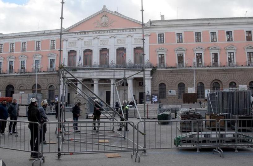 Bari, l'appello di Decaro: «A Capodanno, non usate l'auto»