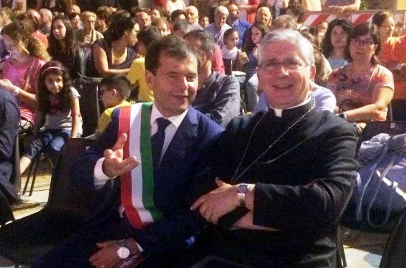 Taviano, le campane del paese a festa quando nasce un bimbo