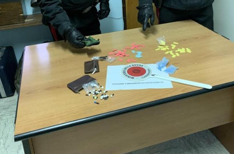 Da Bari a Castellaneta per spacciare ecstasy e ketamina in discoteca: arrestato 20enne