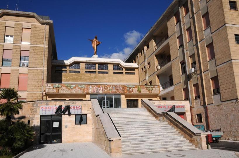 Galatina, allarme furti in ospedale: derubati infermieri
