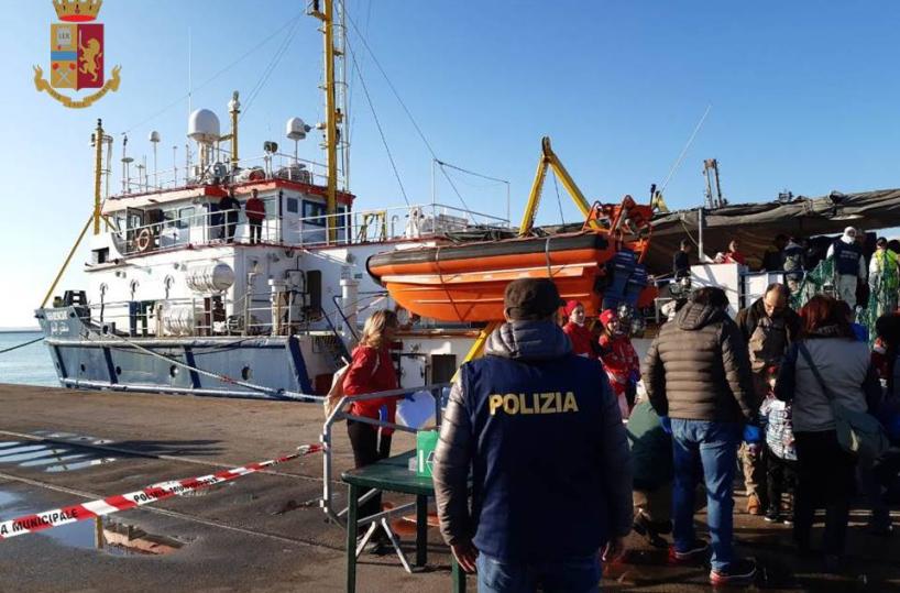 Taranto, polizia arresta lo scafista a bordo della Sea Watch 3