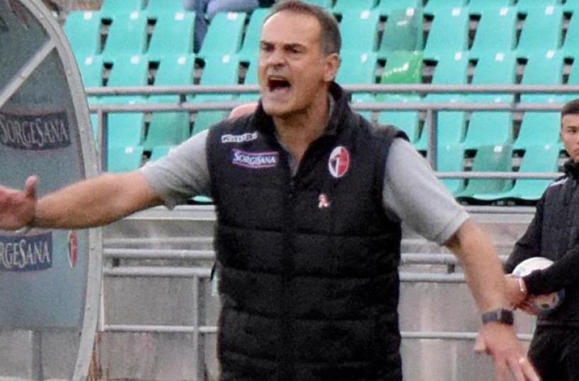 Bari, Vivarini già guarda alla trasferta calabrese: «Testa alla partita di domenica»