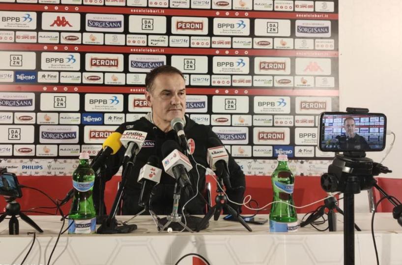 Bari e la «condanna» a vincere, Vivarini: «Non c'è altro verbo»